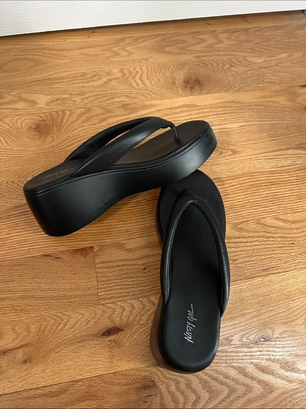 NASTY GAL Black Platform Flip-Flop Sandals
